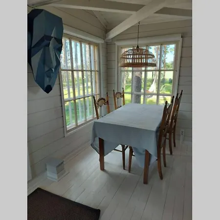 Hurmaava Vierasmaja Lammen Rannalla Chalet Tarvola